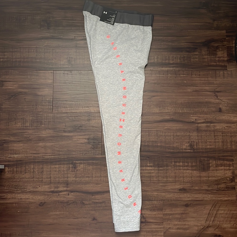 NWT!! Small Under Armour leggings